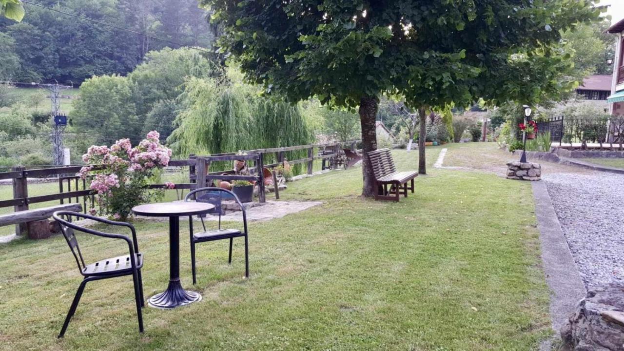 Apartamentos Rurales La Tabla Alles Eksteriør billede